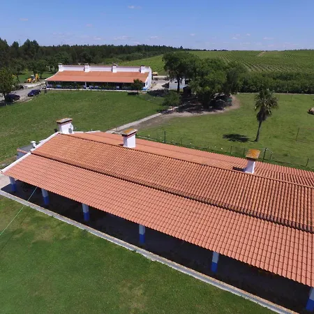 Monte Do Lago, Farm stay Pegoes